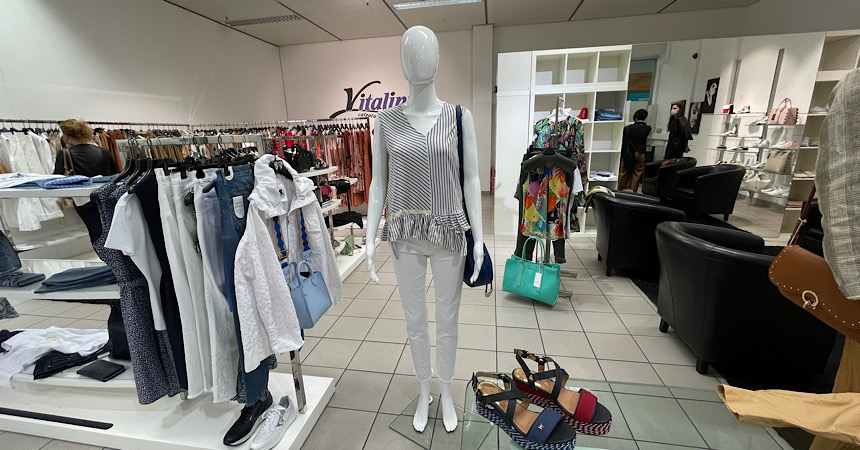 Maglia asimmetrica a righe di Manila Grace